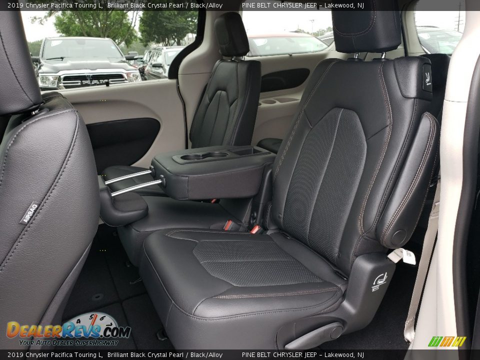 2019 Chrysler Pacifica Touring L Brilliant Black Crystal Pearl / Black/Alloy Photo #6