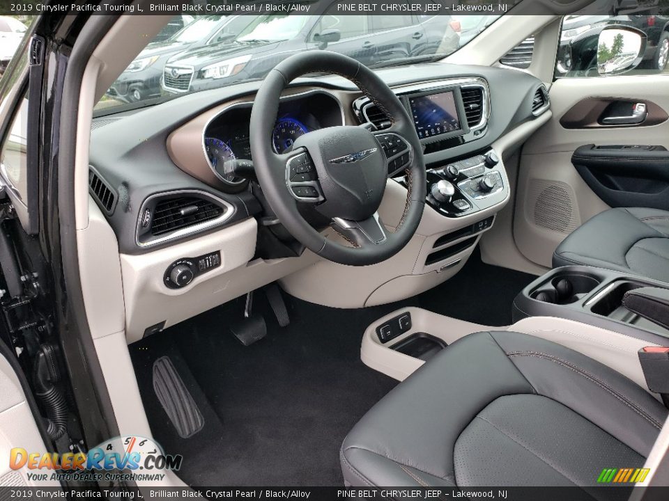2019 Chrysler Pacifica Touring L Brilliant Black Crystal Pearl / Black/Alloy Photo #7