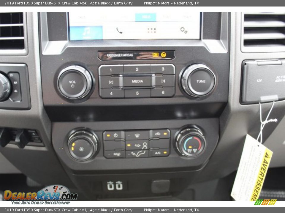 2019 Ford F350 Super Duty STX Crew Cab 4x4 Agate Black / Earth Gray Photo #16