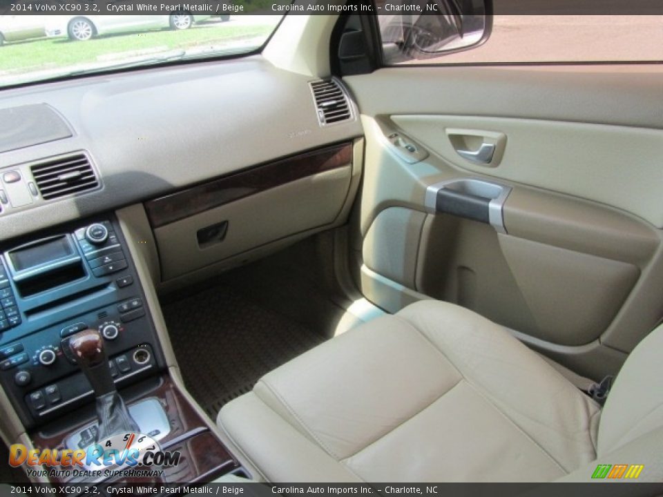 2014 Volvo XC90 3.2 Crystal White Pearl Metallic / Beige Photo #14