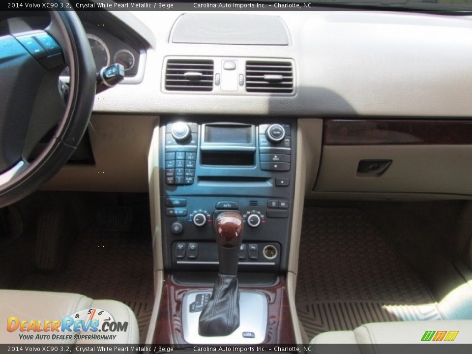 2014 Volvo XC90 3.2 Crystal White Pearl Metallic / Beige Photo #15