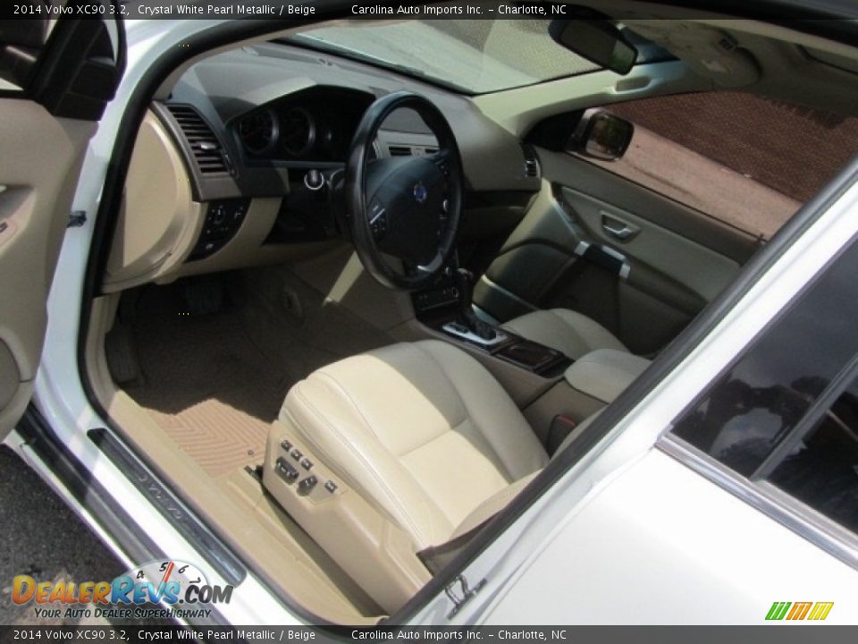 2014 Volvo XC90 3.2 Crystal White Pearl Metallic / Beige Photo #16