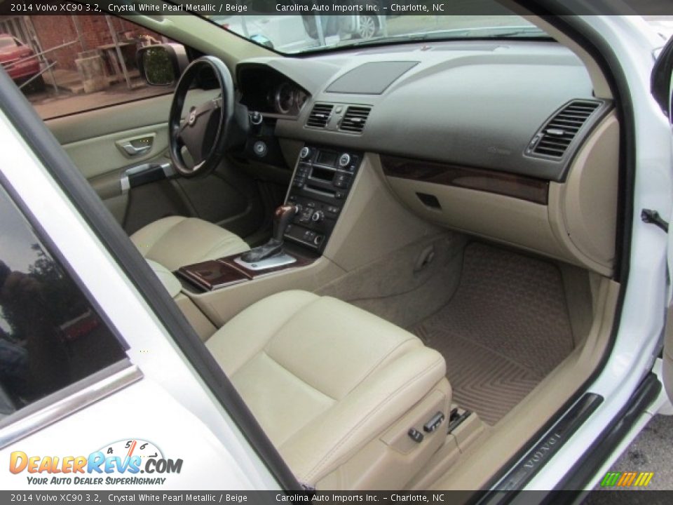2014 Volvo XC90 3.2 Crystal White Pearl Metallic / Beige Photo #20