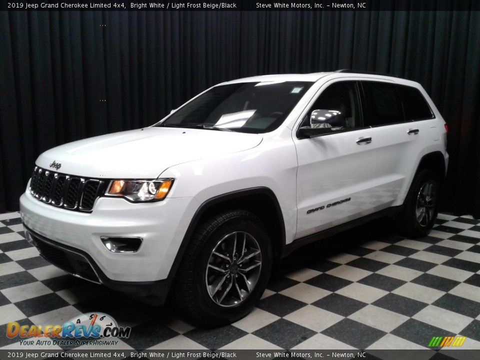 2019 Jeep Grand Cherokee Limited 4x4 Bright White / Light Frost Beige/Black Photo #2