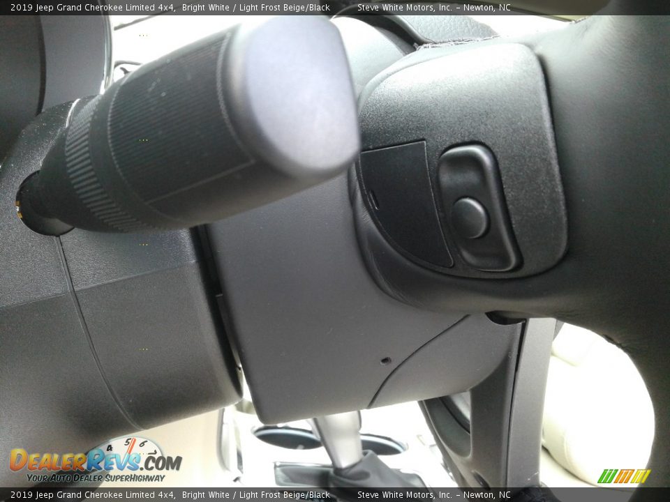 2019 Jeep Grand Cherokee Limited 4x4 Bright White / Light Frost Beige/Black Photo #18