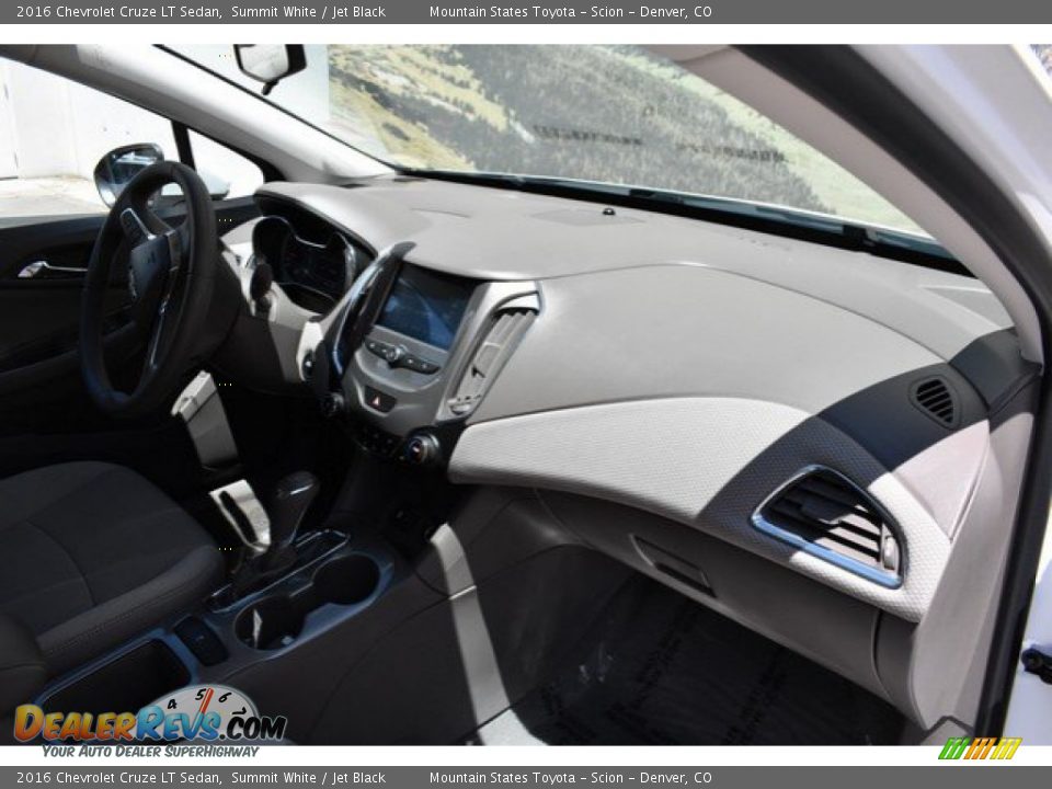 2016 Chevrolet Cruze LT Sedan Summit White / Jet Black Photo #16