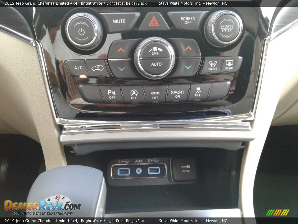 2019 Jeep Grand Cherokee Limited 4x4 Bright White / Light Frost Beige/Black Photo #32