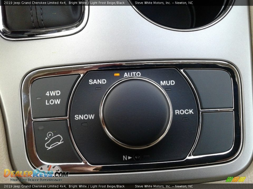 2019 Jeep Grand Cherokee Limited 4x4 Bright White / Light Frost Beige/Black Photo #34