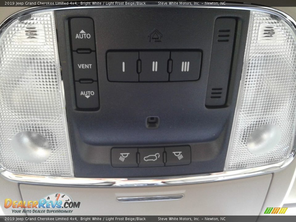 2019 Jeep Grand Cherokee Limited 4x4 Bright White / Light Frost Beige/Black Photo #35