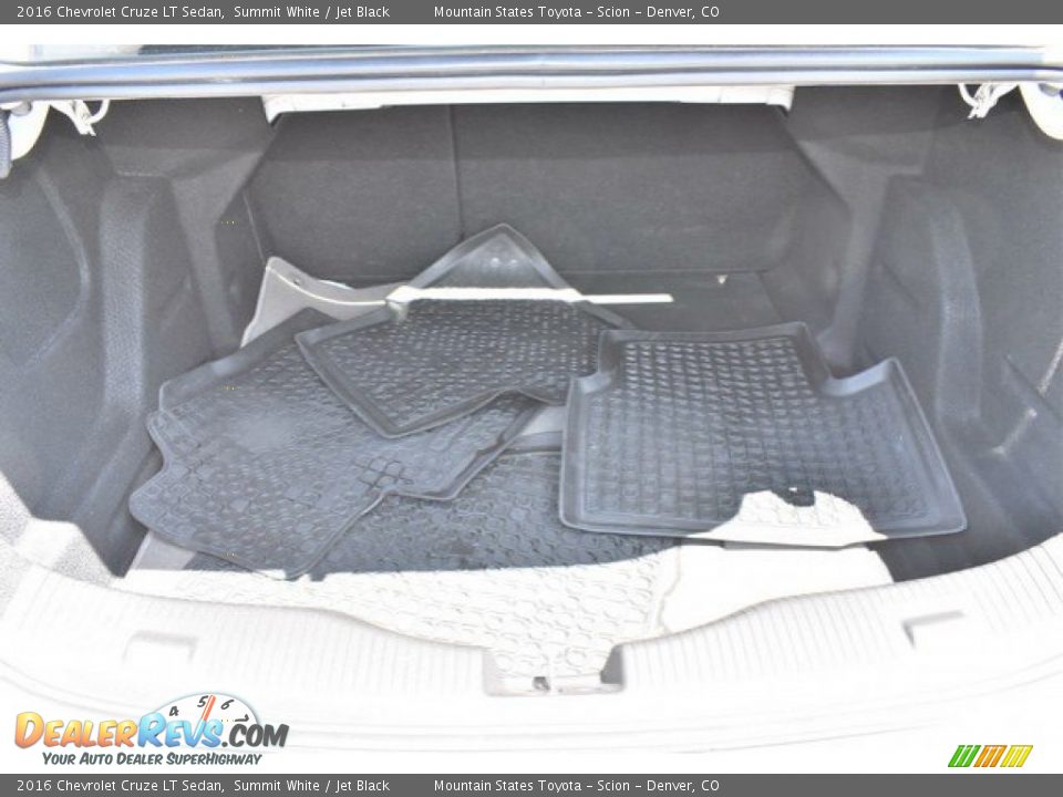 2016 Chevrolet Cruze LT Sedan Summit White / Jet Black Photo #26