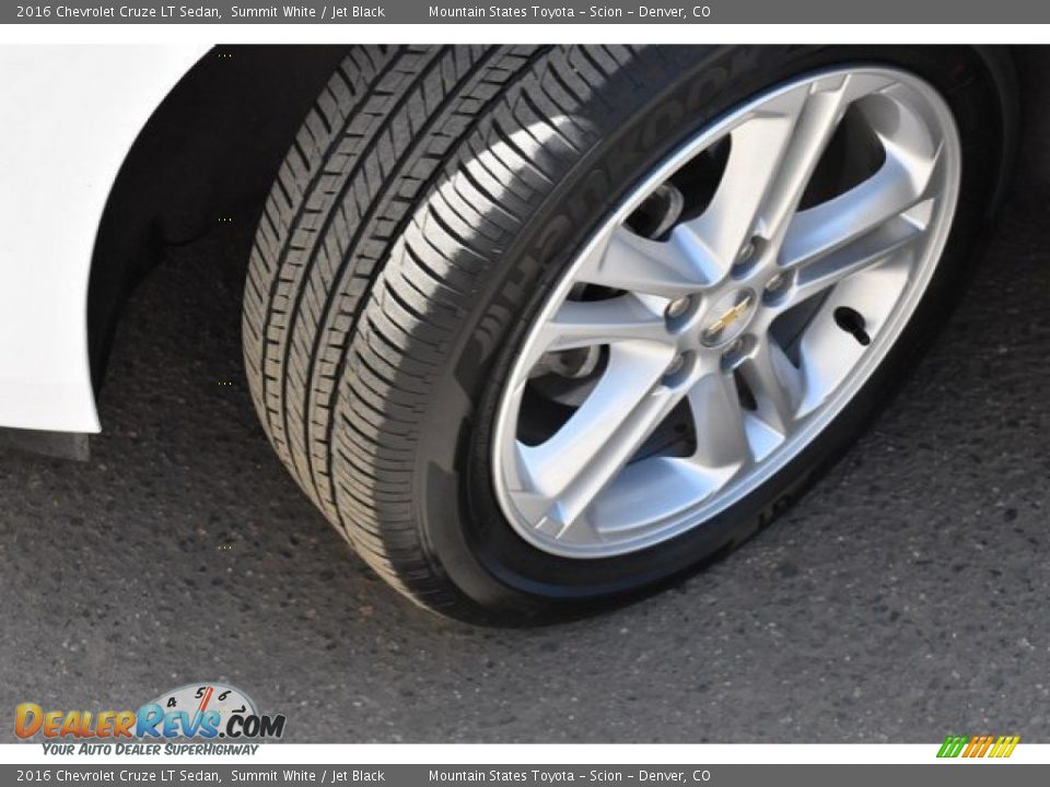 2016 Chevrolet Cruze LT Sedan Summit White / Jet Black Photo #28
