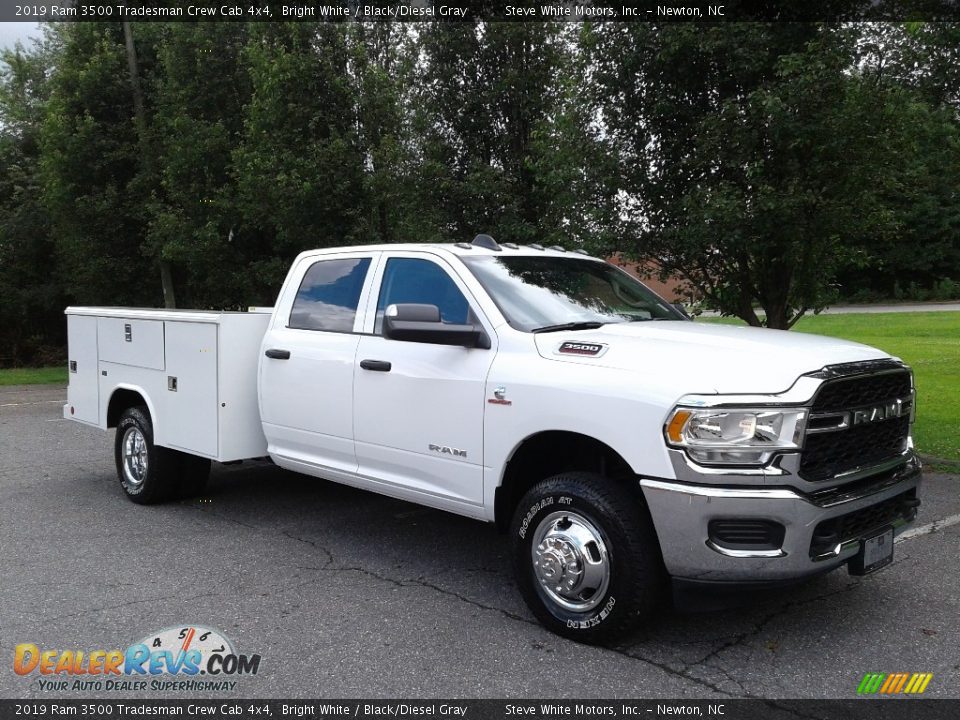 2019 Ram 3500 Tradesman Crew Cab 4x4 Bright White / Black/Diesel Gray Photo #4