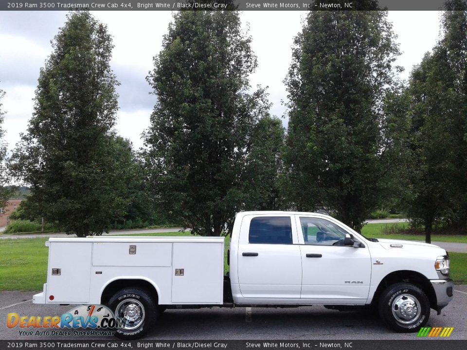 2019 Ram 3500 Tradesman Crew Cab 4x4 Bright White / Black/Diesel Gray Photo #5