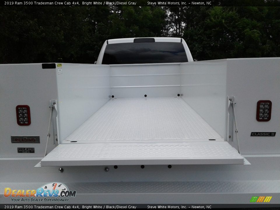 2019 Ram 3500 Tradesman Crew Cab 4x4 Bright White / Black/Diesel Gray Photo #12