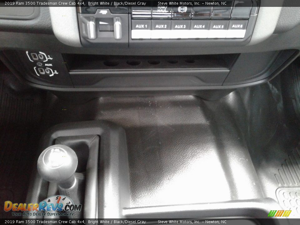 2019 Ram 3500 Tradesman Crew Cab 4x4 Bright White / Black/Diesel Gray Photo #20