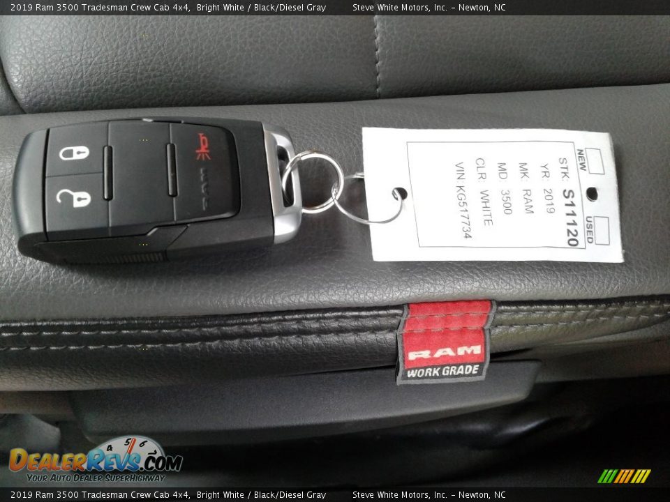 2019 Ram 3500 Tradesman Crew Cab 4x4 Bright White / Black/Diesel Gray Photo #22