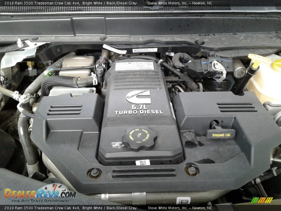 2019 Ram 3500 Tradesman Crew Cab 4x4 Bright White / Black/Diesel Gray Photo #23