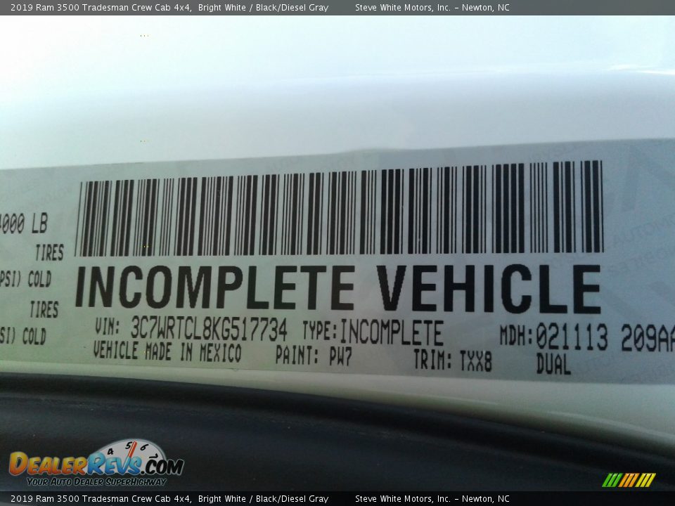 2019 Ram 3500 Tradesman Crew Cab 4x4 Bright White / Black/Diesel Gray Photo #24