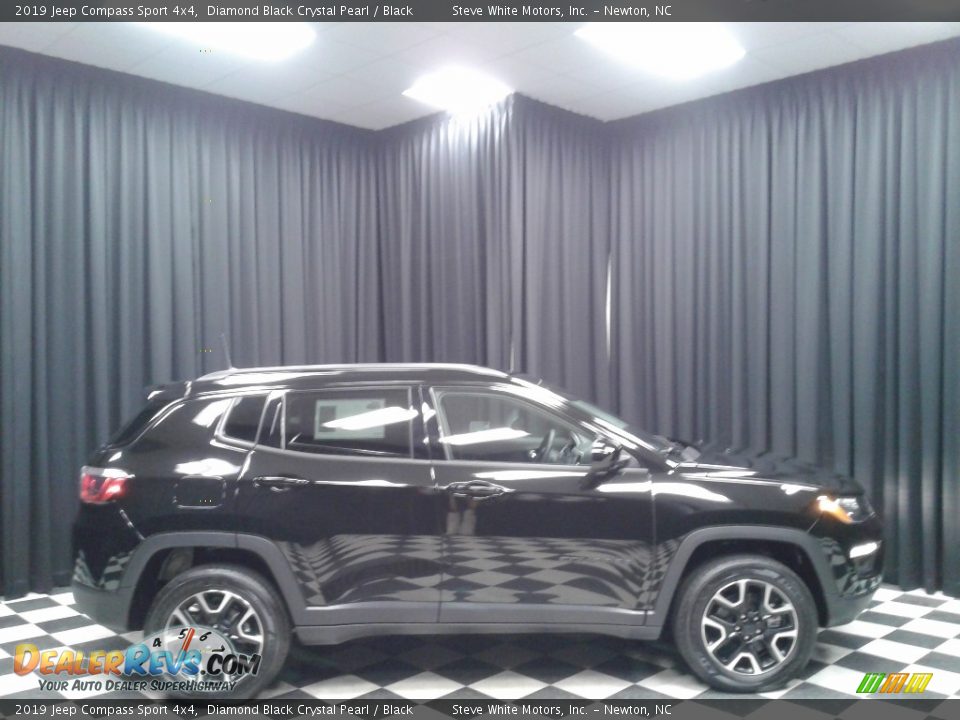 2019 Jeep Compass Sport 4x4 Diamond Black Crystal Pearl / Black Photo #5