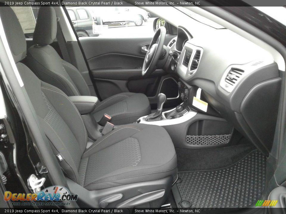 2019 Jeep Compass Sport 4x4 Diamond Black Crystal Pearl / Black Photo #15