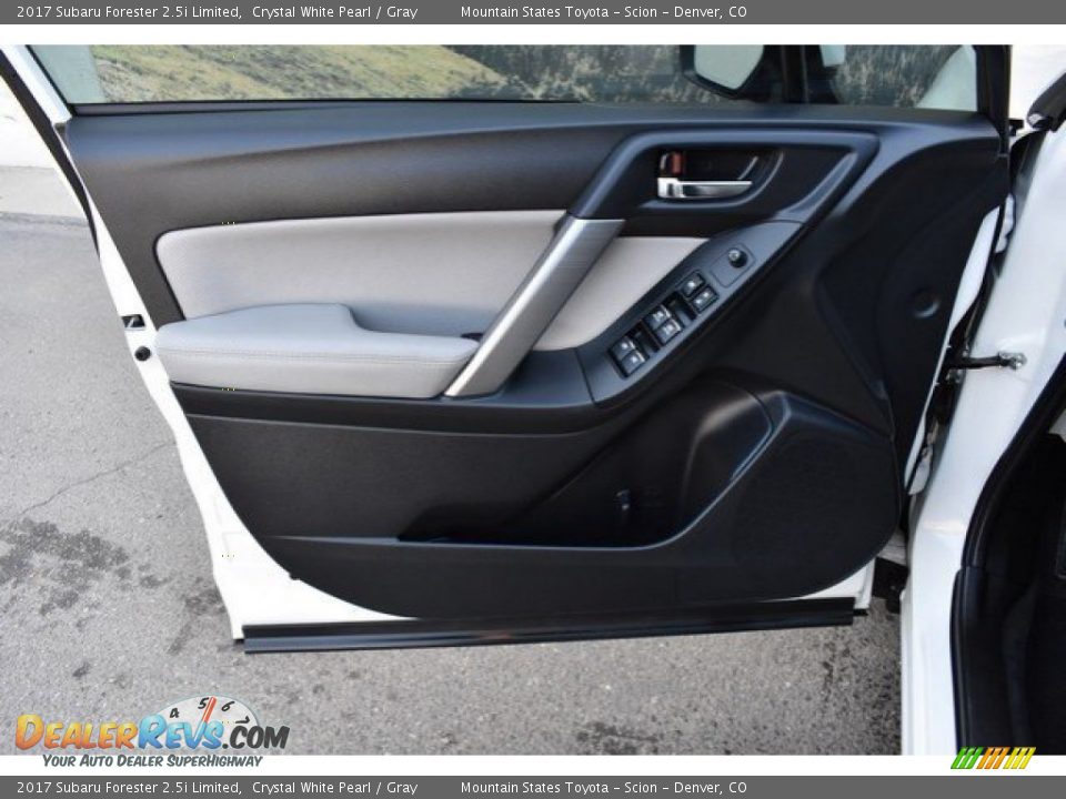 2017 Subaru Forester 2.5i Limited Crystal White Pearl / Gray Photo #25