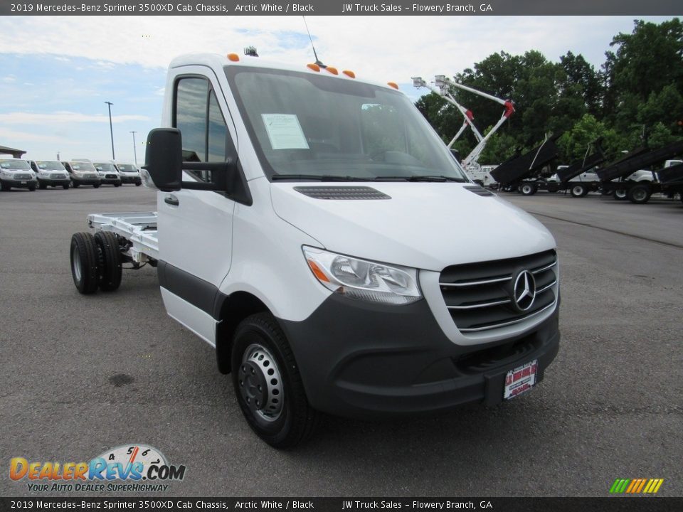 Front 3/4 View of 2019 Mercedes-Benz Sprinter 3500XD Cab Chassis Photo #7