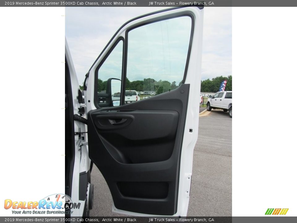 Door Panel of 2019 Mercedes-Benz Sprinter 3500XD Cab Chassis Photo #10