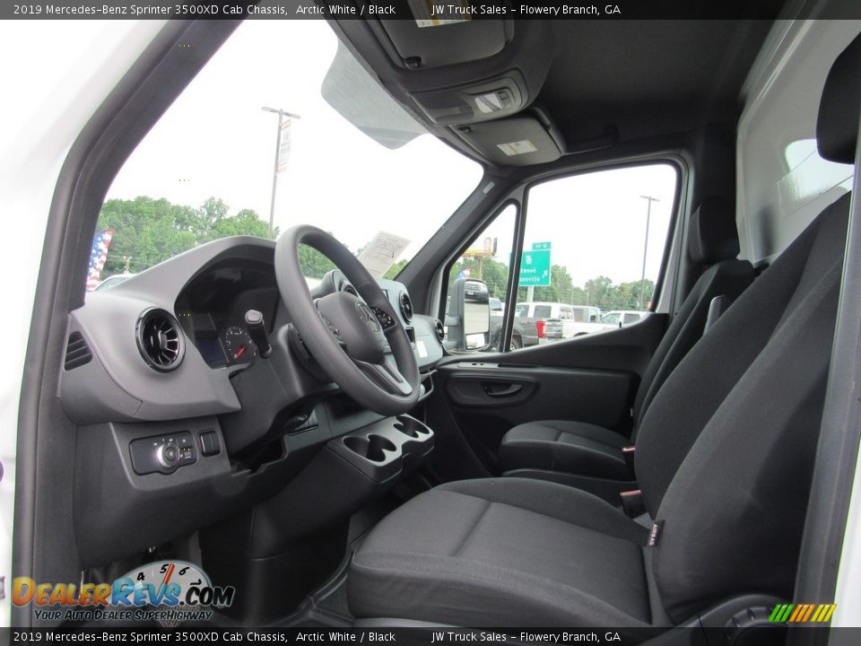 Front Seat of 2019 Mercedes-Benz Sprinter 3500XD Cab Chassis Photo #17