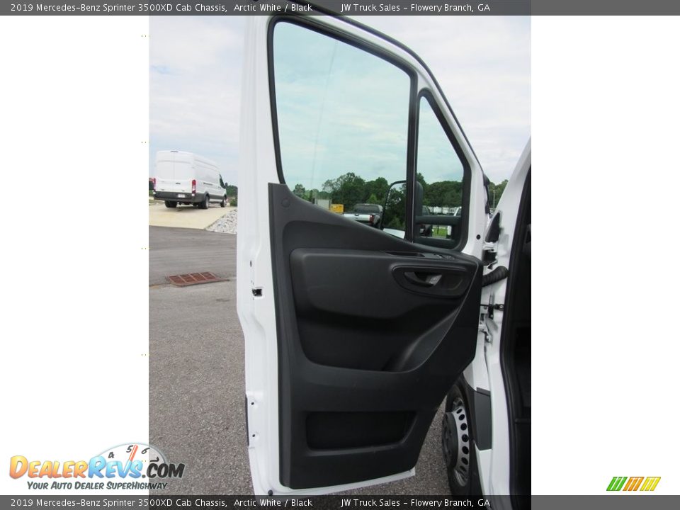 Door Panel of 2019 Mercedes-Benz Sprinter 3500XD Cab Chassis Photo #20