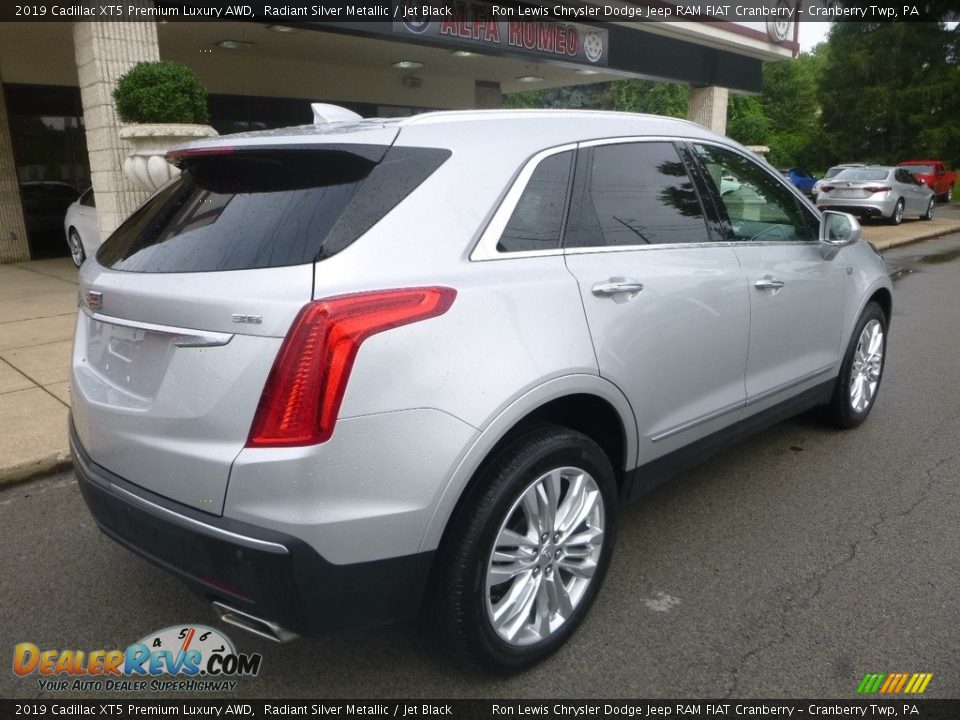 2019 Cadillac XT5 Premium Luxury AWD Radiant Silver Metallic / Jet Black Photo #2