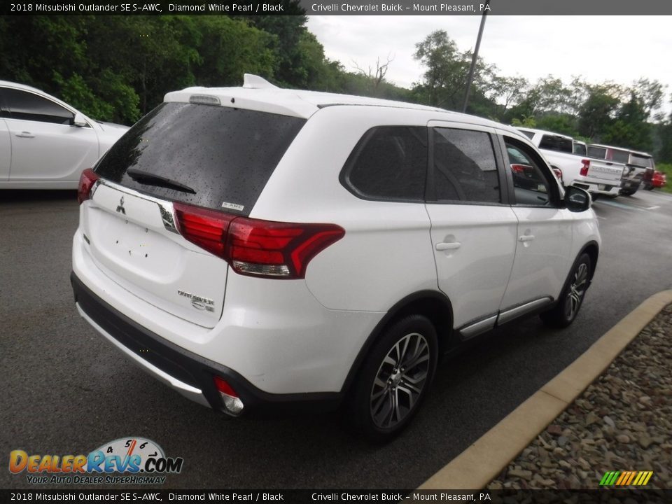 2018 Mitsubishi Outlander SE S-AWC Diamond White Pearl / Black Photo #7