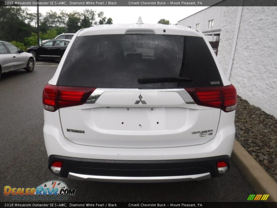 2018 Mitsubishi Outlander SE S-AWC Diamond White Pearl / Black Photo #8