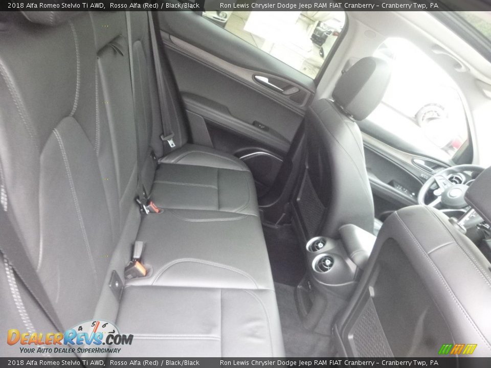 2018 Alfa Romeo Stelvio Ti AWD Rosso Alfa (Red) / Black/Black Photo #11