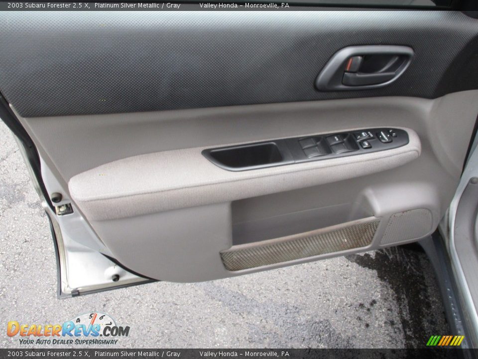 2003 Subaru Forester 2.5 X Platinum Silver Metallic / Gray Photo #9