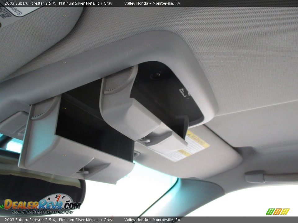 2003 Subaru Forester 2.5 X Platinum Silver Metallic / Gray Photo #17