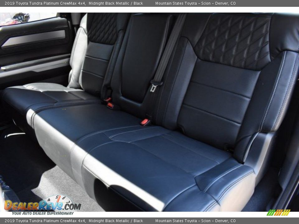 2019 Toyota Tundra Platinum CrewMax 4x4 Midnight Black Metallic / Black Photo #10