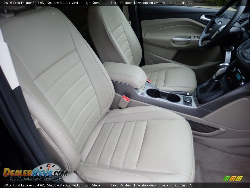 2016 Ford Escape SE 4WD Shadow Black / Medium Light Stone Photo #11