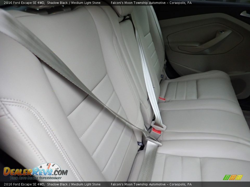 2016 Ford Escape SE 4WD Shadow Black / Medium Light Stone Photo #14