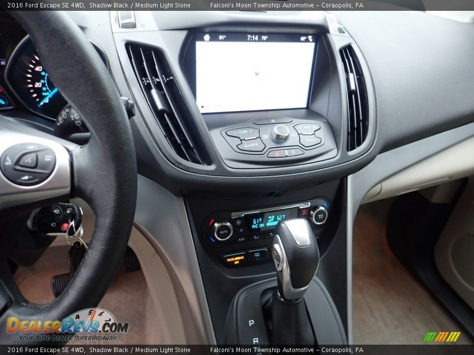 2016 Ford Escape SE 4WD Shadow Black / Medium Light Stone Photo #22