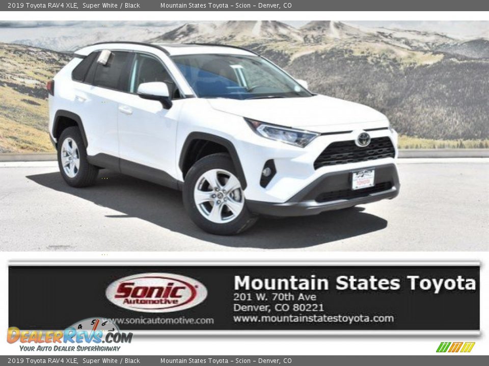 2019 Toyota RAV4 XLE Super White / Black Photo #1