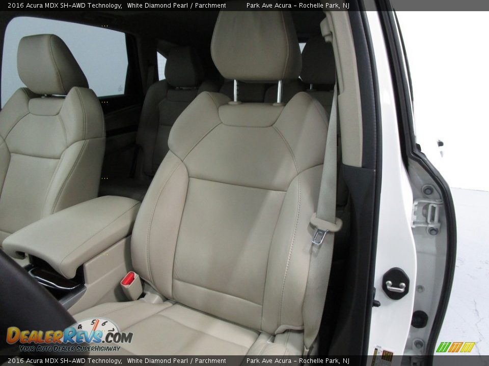 2016 Acura MDX SH-AWD Technology White Diamond Pearl / Parchment Photo #10