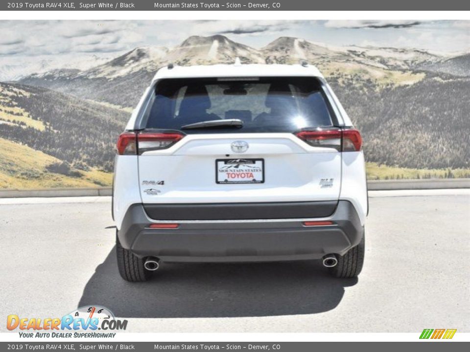 2019 Toyota RAV4 XLE Super White / Black Photo #4
