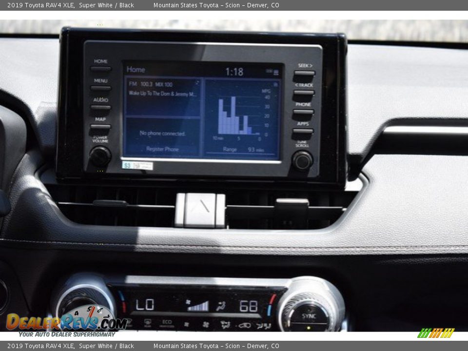 2019 Toyota RAV4 XLE Super White / Black Photo #9