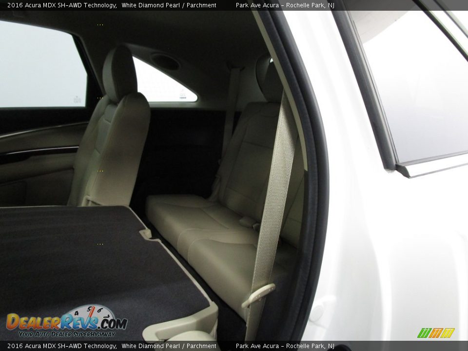 2016 Acura MDX SH-AWD Technology White Diamond Pearl / Parchment Photo #16