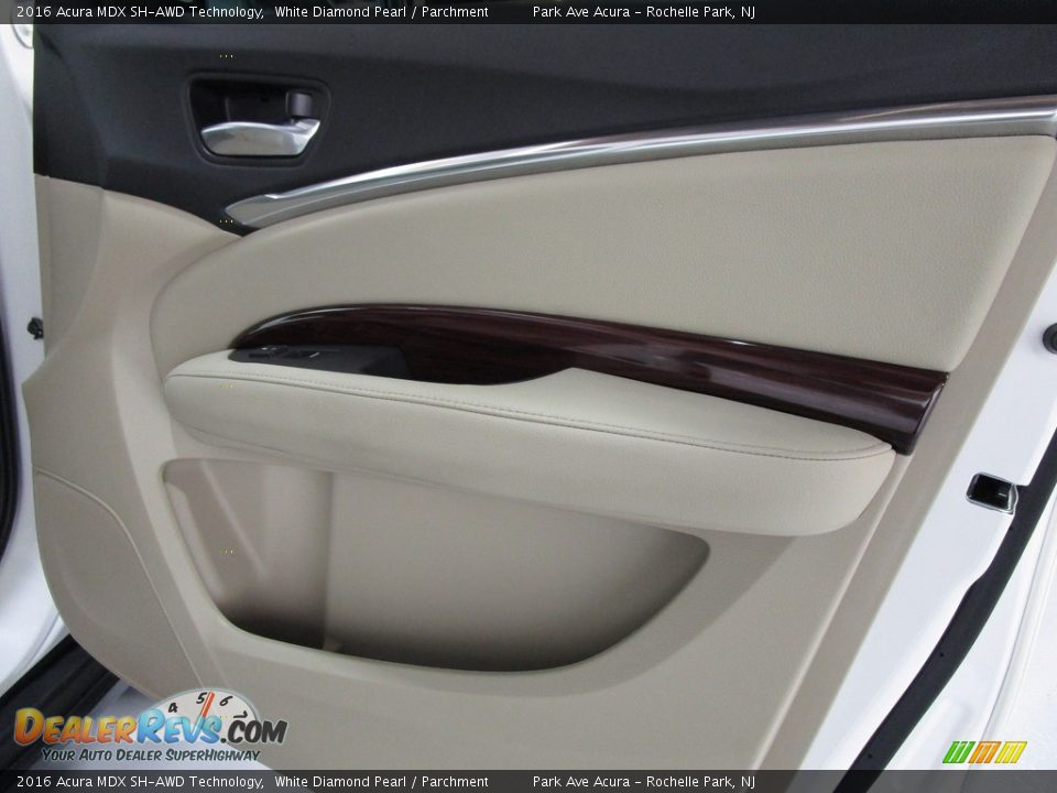 2016 Acura MDX SH-AWD Technology White Diamond Pearl / Parchment Photo #17