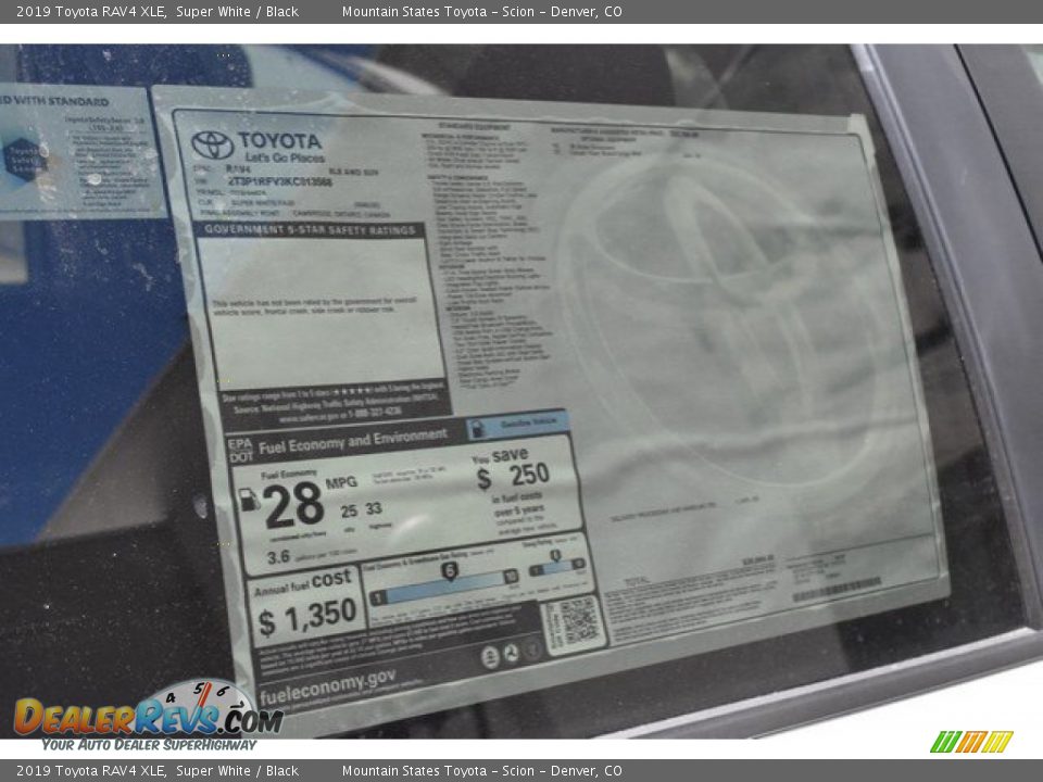 2019 Toyota RAV4 XLE Super White / Black Photo #11