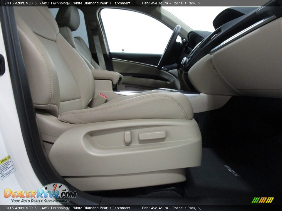 2016 Acura MDX SH-AWD Technology White Diamond Pearl / Parchment Photo #19