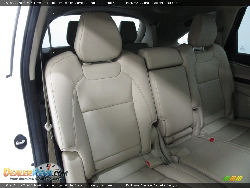 2016 Acura MDX SH-AWD Technology White Diamond Pearl / Parchment Photo #21