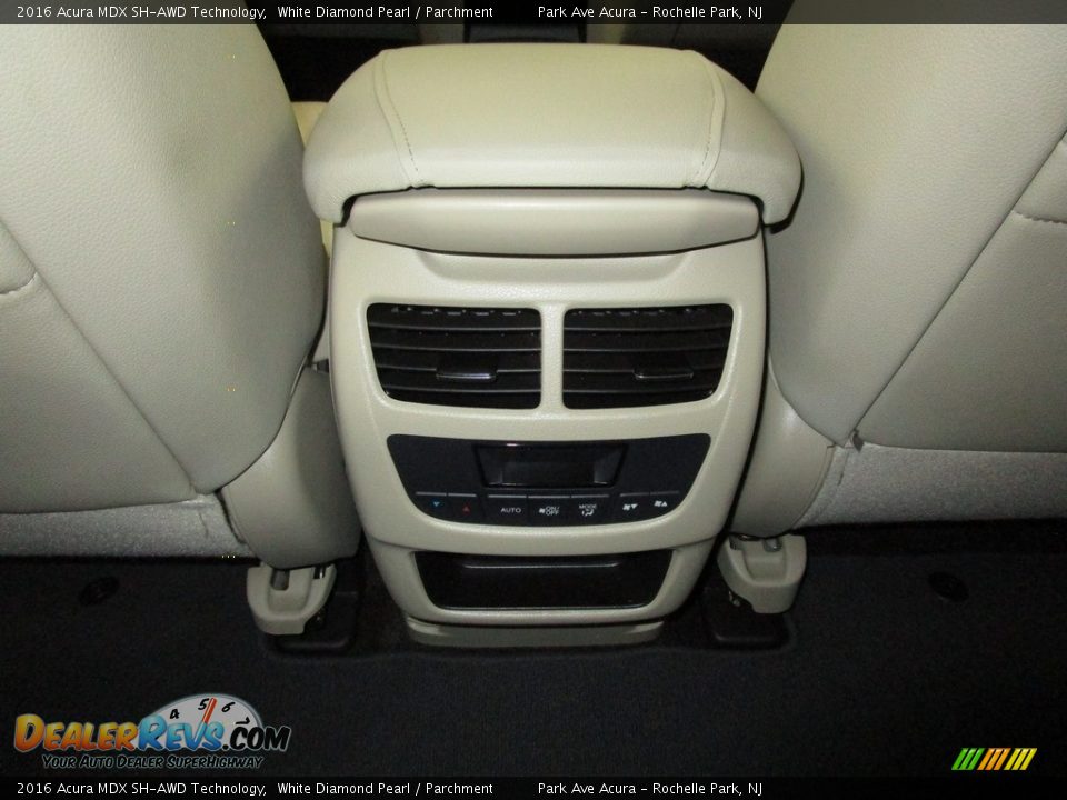2016 Acura MDX SH-AWD Technology White Diamond Pearl / Parchment Photo #25