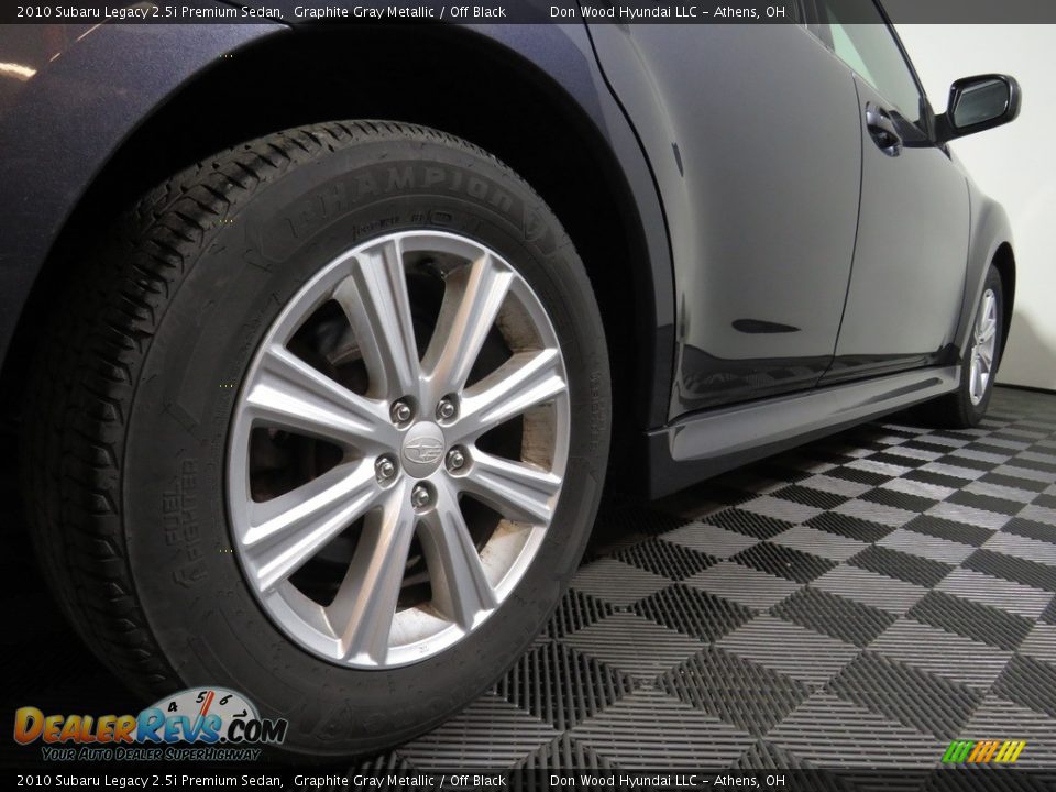 2010 Subaru Legacy 2.5i Premium Sedan Graphite Gray Metallic / Off Black Photo #15
